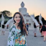 Sonalee Kulkarni Instagram - जेव्हा मी one day फुकट मध्ये नाही, #Phuket मध्ये घालवला … 🤪 #sonaleekulkarni #marathimulgi #travelblogger #thailand🇹🇭 Thank you @official_divyamarathi @affordahospitality @ratt6426 for a wonderful time! And @deepalipatil_official for your fun company! Phuket, Thailand
