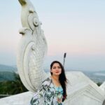 Sonalee Kulkarni Instagram - जेव्हा मी one day फुकट मध्ये नाही, #Phuket मध्ये घालवला … 🤪 #sonaleekulkarni #marathimulgi #travelblogger #thailand🇹🇭 Thank you @official_divyamarathi @affordahospitality @ratt6426 for a wonderful time! And @deepalipatil_official for your fun company! Phuket, Thailand