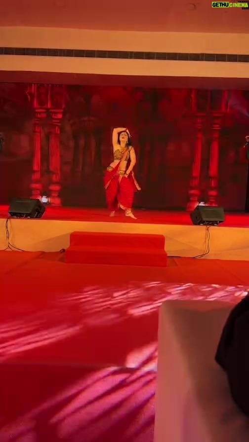 Sonalee Kulkarni Instagram - Launching my song with a live performance in #malaikottaivaliban music and trailer launch Ernakulam district