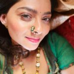 Sonalee Kulkarni Instagram - रंगरानी chilling in her कालावंडी / बैलगाडी / bullock cart! #sonaleekulkarni #marathimulgi in #malayalamcinema #malaikottaivaliban #incinemasnow #rangarani 👑👸🏻 Jaisalmer Dessert