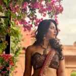 Sonalee Kulkarni Instagram – रंगो की रानी .. #rangarani 👑

#sonaleekulkarni #marathimulgi in a #malayalamcinema #malaikottaivaliban #incinemasnow #vaalibanvaraar 🎭