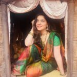 Sonalee Kulkarni Instagram – First day of shoot… getting into the colours of #Rangarani 👑

#sonaleekulkarni #marathimulgi in #malayalamcinema #malaikottaivaaliban #incinemasnow #vaalibanvaraar Pokaran fort Rajasthan