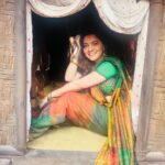 Sonalee Kulkarni Instagram – First day of shoot… getting into the colours of #Rangarani 👑

#sonaleekulkarni #marathimulgi in #malayalamcinema #malaikottaivaaliban #incinemasnow #vaalibanvaraar Pokaran fort Rajasthan