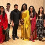 Sonalee Kulkarni Instagram - We are one big happy family of #malaikottaivaaliban The D-Day! #vaalibanvaraar #vaalibanonjan25 #malaikottaivaaliban #malaikottaivaalibantrailer #musiclaunch #trailerlaunch #sonaleekulkarni #marathimulgi in #malayalam #panindia #film #tamil #telugu #kannada #hindi Kochi Kerela, India