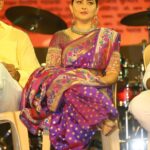Sonalee Kulkarni Instagram - छत्रपती शिवाजी महाराज पार्क Art Festival मधील काही candid क्षणचित्रे 🚩 #makarsankranti #sonaleekulkarni #marathimulgi #sankrantspecial #nauvari #nath #tararanipromotions #shivajipark #dadar #mogulmardini #chatrapatitararani #shivajiparkartfestival