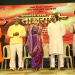 Sonalee Kulkarni Instagram - छत्रपती शिवाजी महाराज पार्क आर्ट फेस्टीवल मध्ये टीम मोगलमर्दिनी छत्रपती ताराराणी 🚩 #makarsankranti #sankrantspecial #mumbai #tararanipromotions #shivajipark #dadar #mogulmardini #chatrapatitararani #shivajiparkartfestival