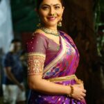 Sonalee Kulkarni Instagram - ❝ आठवण सूर्याची, साठवण स्नेहाची, कणभर तीळ, मनभर प्रेम, गुळाचा गोडवा, स्नेह वाढवा. “तिळगुळ घ्या.. गोड गोड बोला. ❞ आपणांस व आपल्या परिवारास मकर संक्रांतीच्या शुभॆच्छा…🪁 #makarsankranti #sonaleekulkarni #marathimulgi #sankrantspecial #nauvari #nath #paithani #tararanipromotions #shivajipark #dadar #mogulmardini #chatrapatitararani #shivajiparkartfestival छत्रपती शिवाजी महाराज पार्क