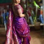 Sonalee Kulkarni Instagram – ❝ आठवण सूर्याची, साठवण स्नेहाची,
कणभर तीळ, मनभर प्रेम,
गुळाचा गोडवा, स्नेह वाढवा.
“तिळगुळ घ्या.. गोड गोड बोला. ❞

आपणांस व आपल्या परिवारास मकर संक्रांतीच्या शुभॆच्छा…🪁

#makarsankranti #sonaleekulkarni #marathimulgi 
#sankrantspecial #nauvari #nath #paithani 
#tararanipromotions #shivajipark #dadar 
#mogulmardini #chatrapatitararani #shivajiparkartfestival छत्रपती शिवाजी महाराज पार्क