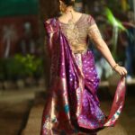 Sonalee Kulkarni Instagram – ❝ आठवण सूर्याची, साठवण स्नेहाची,
कणभर तीळ, मनभर प्रेम,
गुळाचा गोडवा, स्नेह वाढवा.
“तिळगुळ घ्या.. गोड गोड बोला. ❞

आपणांस व आपल्या परिवारास मकर संक्रांतीच्या शुभॆच्छा…🪁

#makarsankranti #sonaleekulkarni #marathimulgi 
#sankrantspecial #nauvari #nath #paithani 
#tararanipromotions #shivajipark #dadar 
#mogulmardini #chatrapatitararani #shivajiparkartfestival छत्रपती शिवाजी महाराज पार्क