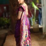 Sonalee Kulkarni Instagram – ❝ आठवण सूर्याची, साठवण स्नेहाची,
कणभर तीळ, मनभर प्रेम,
गुळाचा गोडवा, स्नेह वाढवा.
“तिळगुळ घ्या.. गोड गोड बोला. ❞

आपणांस व आपल्या परिवारास मकर संक्रांतीच्या शुभॆच्छा…🪁

#makarsankranti #sonaleekulkarni #marathimulgi 
#sankrantspecial #nauvari #nath #paithani 
#tararanipromotions #shivajipark #dadar 
#mogulmardini #chatrapatitararani #shivajiparkartfestival छत्रपती शिवाजी महाराज पार्क