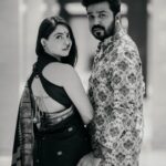 Sonalee Kulkarni Instagram – नडायचं काम नाय 👊🏻

For the #bigsalute by #punemirror 
#tararani #promotions in #pune 🚩

Photos @frozenflash_photography 
#AashayKulkarni #sonaleekulkarni 
#mogulmardini #chatrapatitararani 
#incinemassoon #tarabai #ramraje 
#marathimulgi #royaltasta #rajaram Pune City