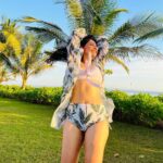 Sonalee Kulkarni Instagram – 🍃 Life’s a beach, and I’m just playing in the sand 👙 

#sonaleekulkarni #happynewyear #beachlife #2024 The Oberoi Beach Resort, Bali