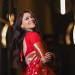 Sonalee Kulkarni Instagram – क्योंकि प्यार का रंग ❤️ है 

#valentinesweek #sonaleekulkarni 
#marathimulgi #red #sari #banarasi 

Photographs by @pixplusstudio 
@epicmarketingindia 
Location @marriottnashik