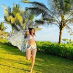 Sonalee Kulkarni Instagram – 🍃 Life’s a beach, and I’m just playing in the sand 👙 

#sonaleekulkarni #happynewyear #beachlife #2024 The Oberoi Beach Resort, Bali