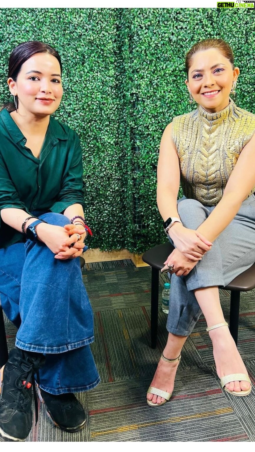 Sonalee Kulkarni Instagram - Thank you @zoomtv and @saminashaikh18 for this chat! Watch full interview on @youtube now π LINK IN BIO #sonaleekulkarni #marathimulgi #malayalamcinema #malaikottaivaaliban #incinemasnow #panindia