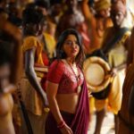 Sonalee Kulkarni Instagram – Rani and her moods 👑

Watch #MalaikottaiVaaliban on @disneyplushotstar 
in your preferred language now 🔗 LINK IN BIO 

#sonaleekulkarni #marathimulgi #malaylamcinema