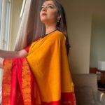 Sonalee Kulkarni Instagram – बाराखडी गिरवताना कुठे माहीत होतं?
पुढे, हाती खजीना लागणारे ! 

  #मै . @maithilyapte 

मराठी भाषा गौरव दिनाच्या हार्दिक शुभेच्छा 🙏🏻

#म #मराठी #गौरवदिन #मराठीभाषागौरवदिन
#sonaleekulkarni #marathimulgi 🚩 शिर्डी