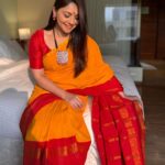 Sonalee Kulkarni Instagram – बाराखडी गिरवताना कुठे माहीत होतं?
पुढे, हाती खजीना लागणारे ! 

  #मै . @maithilyapte 

मराठी भाषा गौरव दिनाच्या हार्दिक शुभेच्छा 🙏🏻

#म #मराठी #गौरवदिन #मराठीभाषागौरवदिन
#sonaleekulkarni #marathimulgi 🚩 शिर्डी