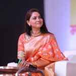 Sonalee Kulkarni Instagram – महासंस्कृती महोत्सव लातूर अंतर्गत 
विभागीय १०० व्या अखिल भारतीय मराठी नाट्य संम्मेलनाच्या 
निमित्ताने आयोजित परिसंवाद घडवित असताना चे काही क्षणचित्रे … 
@varshathakur_ias @sambhajipatil77 @vilas_bade_official यांच्या सोबत 
“नाटक माझ्या चष्म्यातून” या विषयावर खास गप्पा मारता आल्या 
या बद्दल अखिल भारतीय मराठी नाट्य परिषदेचे @laturnatyasammelan आणि लातूर जिल्हाधिकारी कार्यालयाचे  आभार 🙏🏻

#sonaleekulkarni #marathimulgi #maharashtra #mahasanskrutimahotsav #marathwada #latur 

Sari @royaltasta Latur लातूर