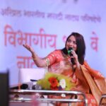 Sonalee Kulkarni Instagram – महासंस्कृती महोत्सव लातूर अंतर्गत 
विभागीय १०० व्या अखिल भारतीय मराठी नाट्य संम्मेलनाच्या 
निमित्ताने आयोजित परिसंवाद घडवित असताना चे काही क्षणचित्रे … 
@varshathakur_ias @sambhajipatil77 @vilas_bade_official यांच्या सोबत 
“नाटक माझ्या चष्म्यातून” या विषयावर खास गप्पा मारता आल्या 
या बद्दल अखिल भारतीय मराठी नाट्य परिषदेचे @laturnatyasammelan आणि लातूर जिल्हाधिकारी कार्यालयाचे  आभार 🙏🏻

#sonaleekulkarni #marathimulgi #maharashtra #mahasanskrutimahotsav #marathwada #latur 

Sari @royaltasta Latur लातूर