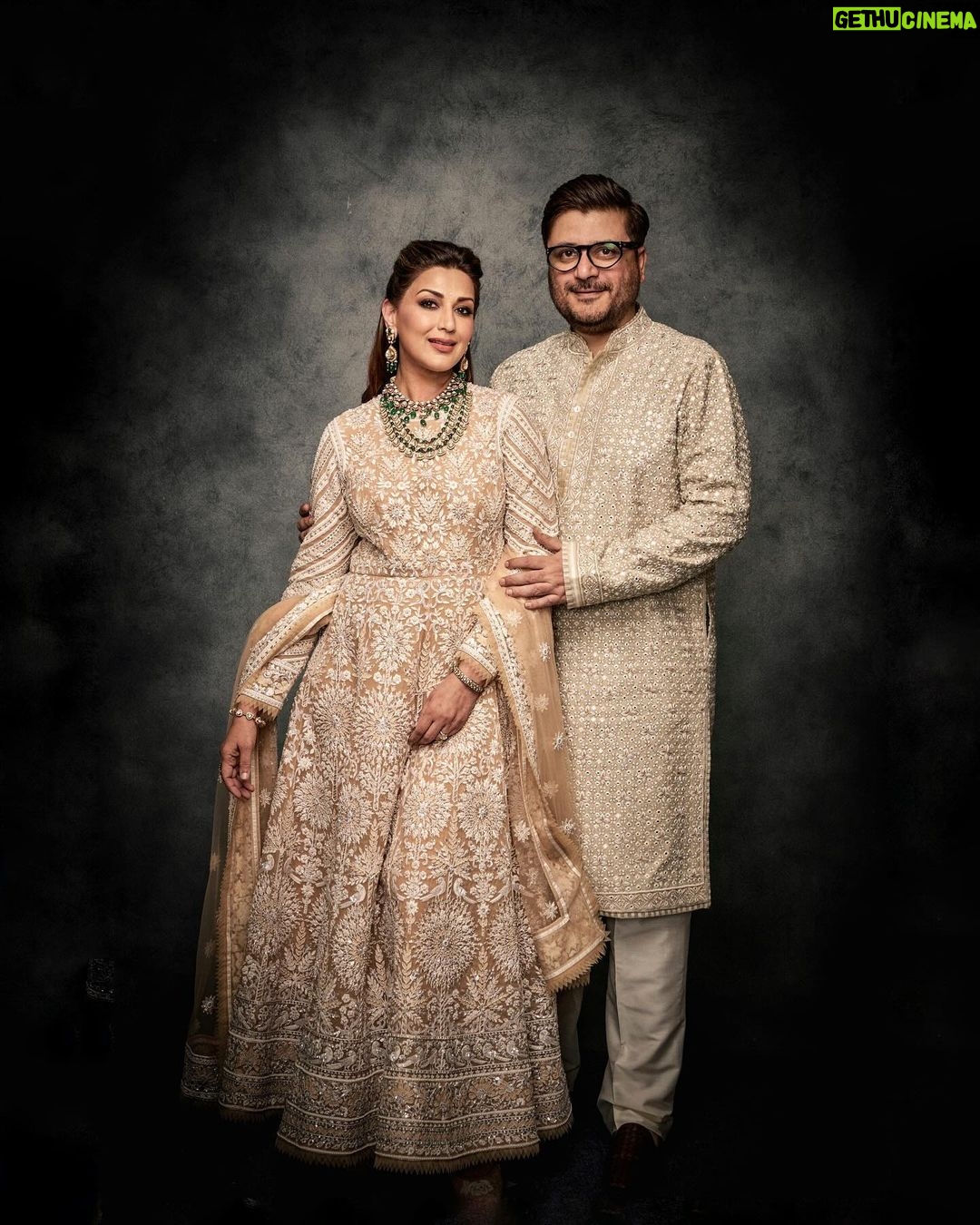 Sonali Bendre Instagram - My D̶i̶s̶n̶e̶y̶ Desi romance 💛 @goldiebehl