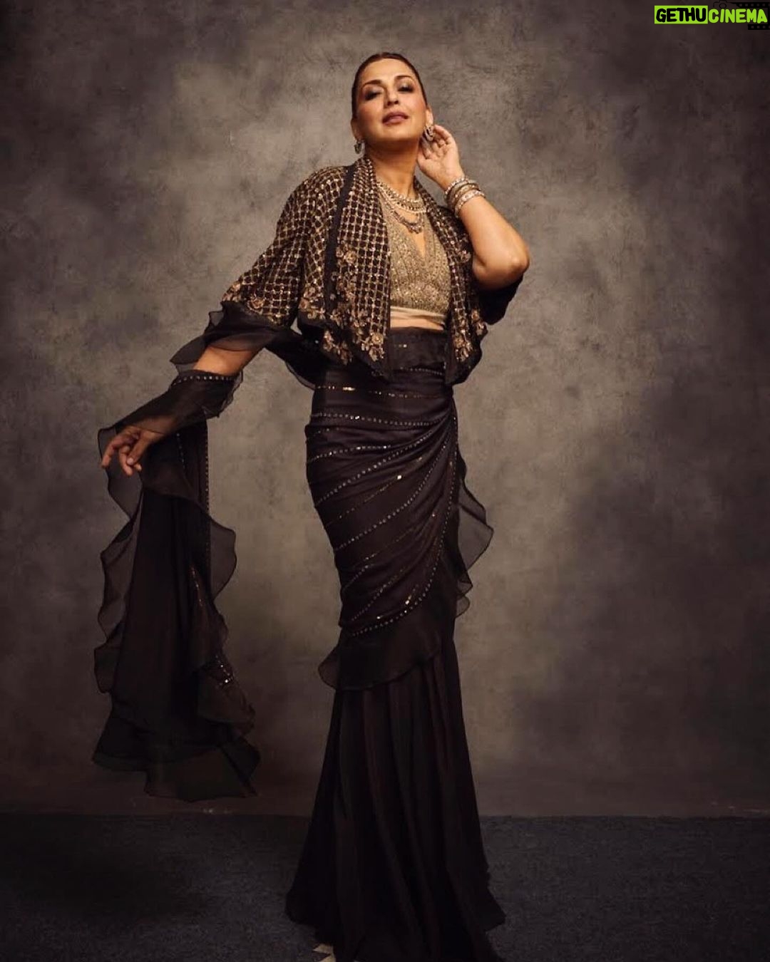 Sonali Bendre Instagram - Sprinkled some fairy dust from last night ✨