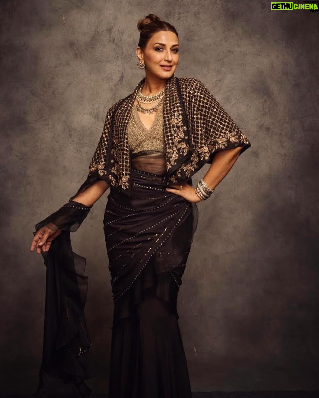 Sonali Bendre Instagram - Sprinkled some fairy dust from last night ✨