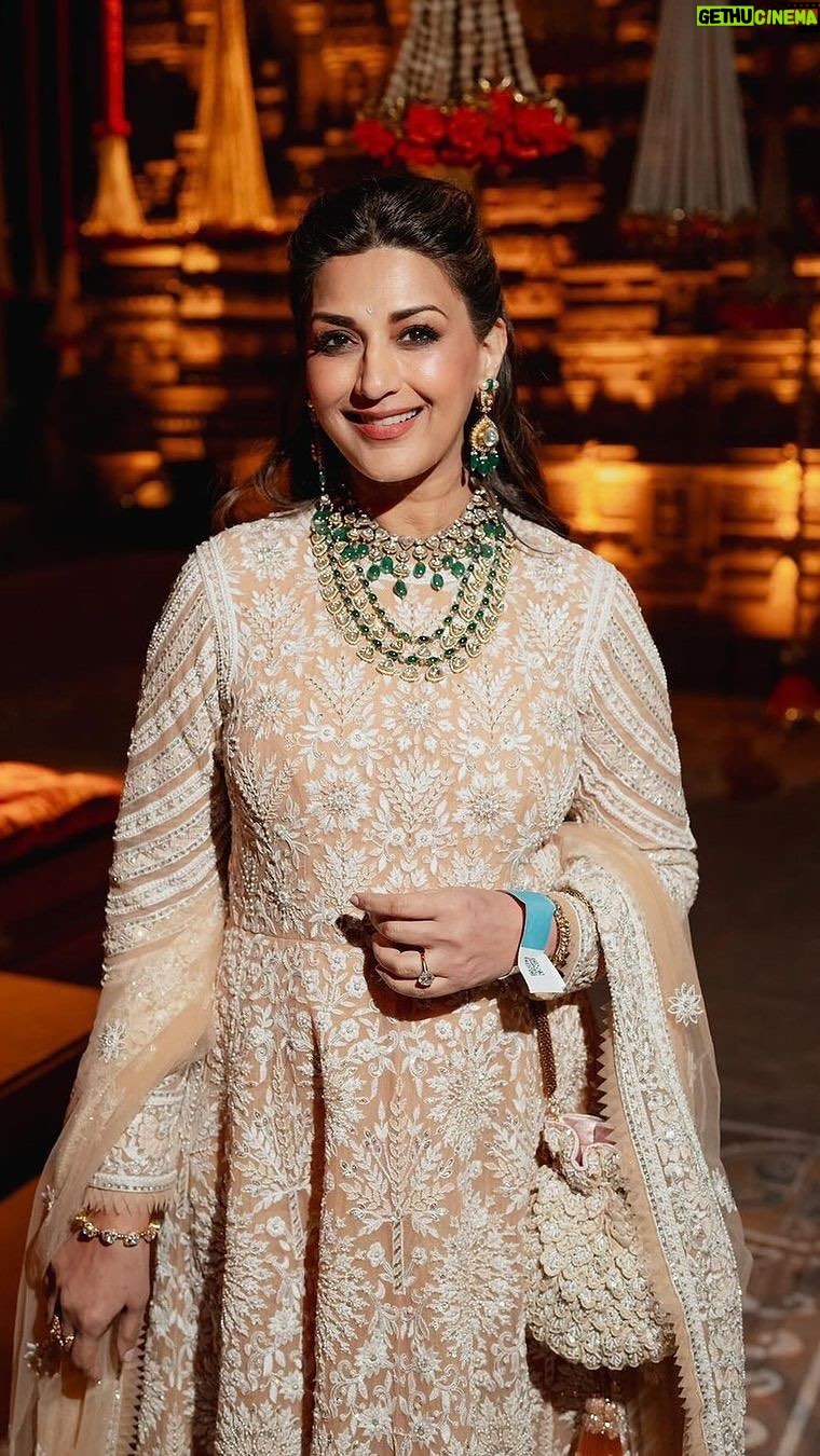 Sonali Bendre Instagram - What an amazing celebration it has been! 😍 Congratulations to the beautiful couple @anant.ambani.94 and @radhikamerchant . All the best for Vantara - a heartwarming project indeed. Thank you for being spectacular hosts, Ambani family! ❤️ @_iiishmagish @aambani1 @shloka11