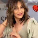 Sonali Bendre Instagram - Love is in the h-air! 🥰 #Birkinbangs #HairFairy @kantamotwani @kromakaysalon