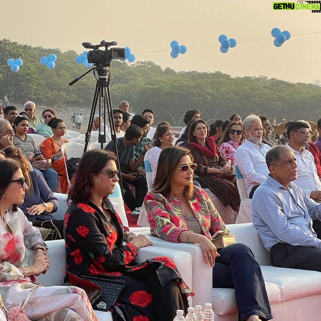Sonali Bendre Instagram - Celebrating World Cancer Day alongside @nargisduttfoundation @priyadutt your ongoing efforts at the foundation are making a real difference. Keep up the good work, and best wishes! #WorldCancerDay
