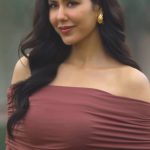 Sonam Bajwa Instagram - @vivo_india recently helped me capture a moment of pure joy with the all new vivo X100 Series. Want to know the story behind these portraits? Stay tuned! Usually photoshoots tend to be long and tiring. Waiting long minutes for the photographer to change lenses and set up for each shot? It’s always a challenge, especially in this weather! But with the ZEISS Multifocal Portrait Camera this shoot literally took minutes 🫶🏻 Prebook the vivo X100 Series now. It’s truly the Next Level of Imaging! @vivo_India @zeisscameralenses #vivoX100Series #UncoverTheImagination #NextLevelOfImaging #XtremeImagination