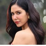 Sonam Bajwa Instagram - Working on what you love and earning accolades is one thing, but being cherished by people worldwide? That’s priceless. When @vivo_India invited me to showcase the story of true joy, I immediately thought about the first time I came across fan-made edits on Instagram. To realize that people who don’t even know me personally would invest time in creating things like these, I was filled with gratitude. To capture this particular emotion, I used the all new vivo X100 series. With its ZEISS Multifocal Portrait Camera, one can genuinely showcase an emotion without the need to pause and fake it while the lenses are being changed. The vivo X100 series deserves a fan-made edit of its own! Buy now the vivo X100 Series. This one is truly the Next Level of Imaging! @vivo_India @zeisscameralenses #vivoX100Series #UncoverTheImagination #NextLevelOfImaging #xtremeimagination