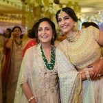 Sonam Kapoor Instagram - Happy Happy Birthday mom! Have the best best year filled with lots of play time with Vayu, eating namkeen while chatting with me, meals with your boys and travel and walks with papa! Jeeeooon hazaaron saal! We love love you @priya27ahuja ❤️❤️❤️❤️