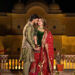 Sonarika Bhadoria Instagram - मेहँदी है रचनेवाली, हाथों में गहरी लाली ❤️💚 Outfit - @poonambhadoria Maa ki Shaadi ka Lehenga♥️ MUA - @dipak_nayak1.0 Hair - @fatima_ahmed1309 Jewellery - @adan_creation_ Picture courtesy - @dipak_studios Ranthambore Rajasthan