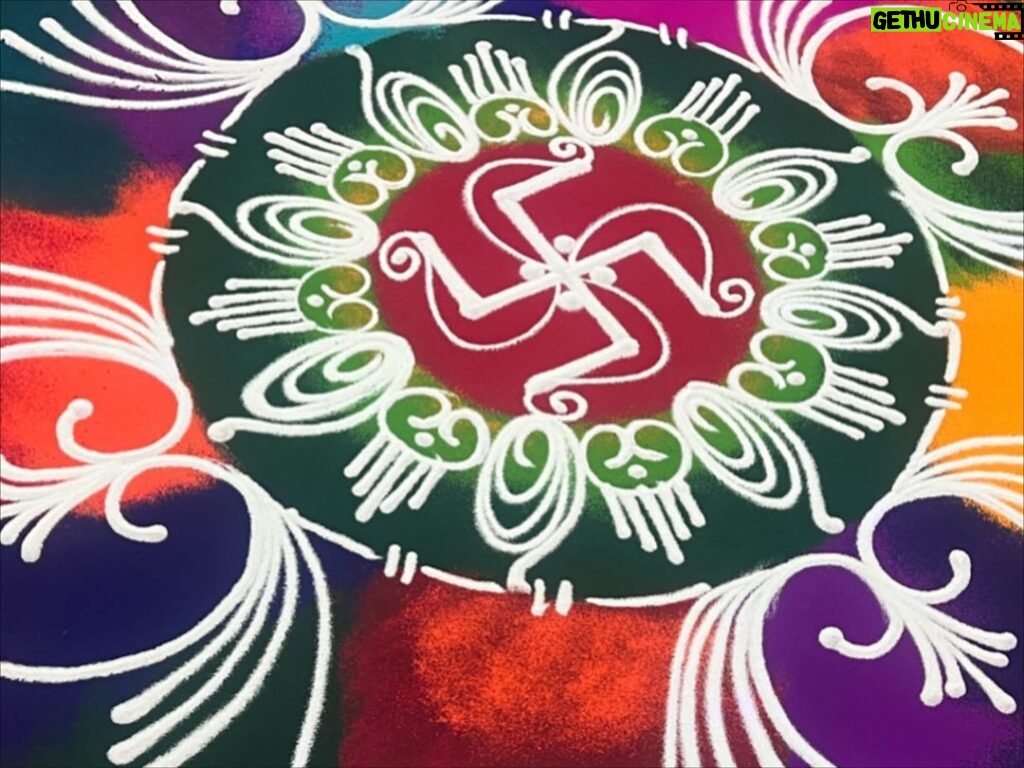 Sonarika Bhadoria Instagram - दीपावली की आपको सपरिवार अनंत एवं मंगल शुभकामनाएँ 🪔♥️🌍🧿