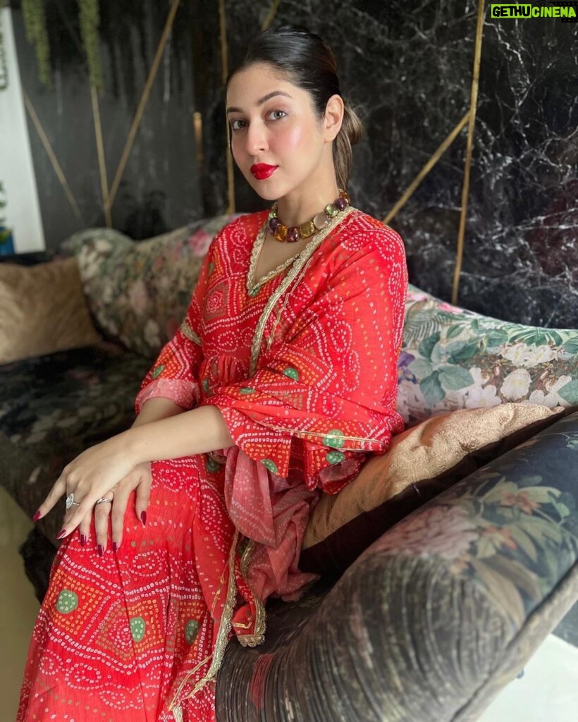 Sonarika Bhadoria Instagram - 🧛🏻‍♀ Outfit - @bunaai