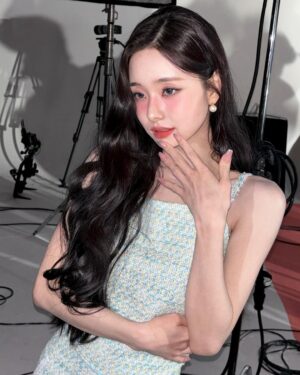 Song Jia Instagram - 🩵 @fingersuit_jp  #フィンガースーツ #韓国ネイル #ネイルチップ #セルフネイル