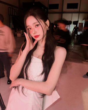 Song Jia Instagram - 🩵 @fingersuit_jp  #フィンガースーツ #韓国ネイル #ネイルチップ #セルフネイル