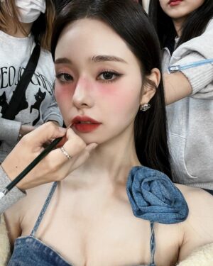 Song Jia Instagram - 🩵 @fingersuit_jp  #フィンガースーツ #韓国ネイル #ネイルチップ #セルフネイル