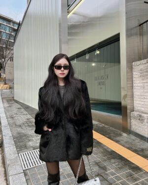 Song Jia Instagram - 🖤 @dafshoes