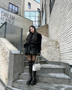 Song Jia Instagram - 🖤 @dafshoes