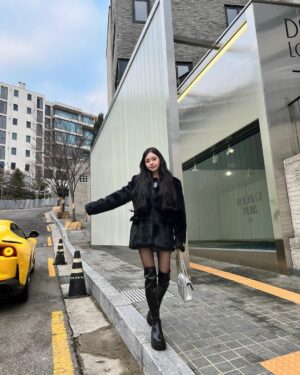 Song Jia Instagram - 🖤 @dafshoes