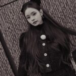 Song Jia Instagram - 추워도 겨울을 사랑하는 이유 ,, 연말 분위기 넘무좋아 🖤🕯️✨
