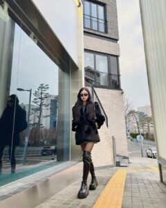 Song Jia Instagram - 🖤 @dafshoes