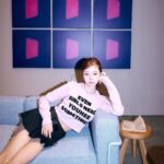 Song Jia Instagram - #광고 @youhee.official 고급스러운 공간과도 잘 어울리는 유희🤍 여러분 ! 내일 저녁 7시에 무신사에서 유희 라이브가 진행 된다고 해요🤩 링크는 스토리로! #유희 #YOUHEE