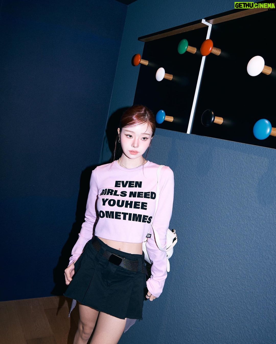 Song Jia Instagram - #광고 @youhee.official 고급스러운 공간과도 잘 어울리는 유희🤍 여러분 ! 내일 저녁 7시에 무신사에서 유희 라이브가 진행 된다고 해요🤩 링크는 스토리로! #유희 #YOUHEE