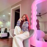 Song Jia Instagram - 룸투어 영상 아직 못봤다면 언능 달려와🩷🏠💕