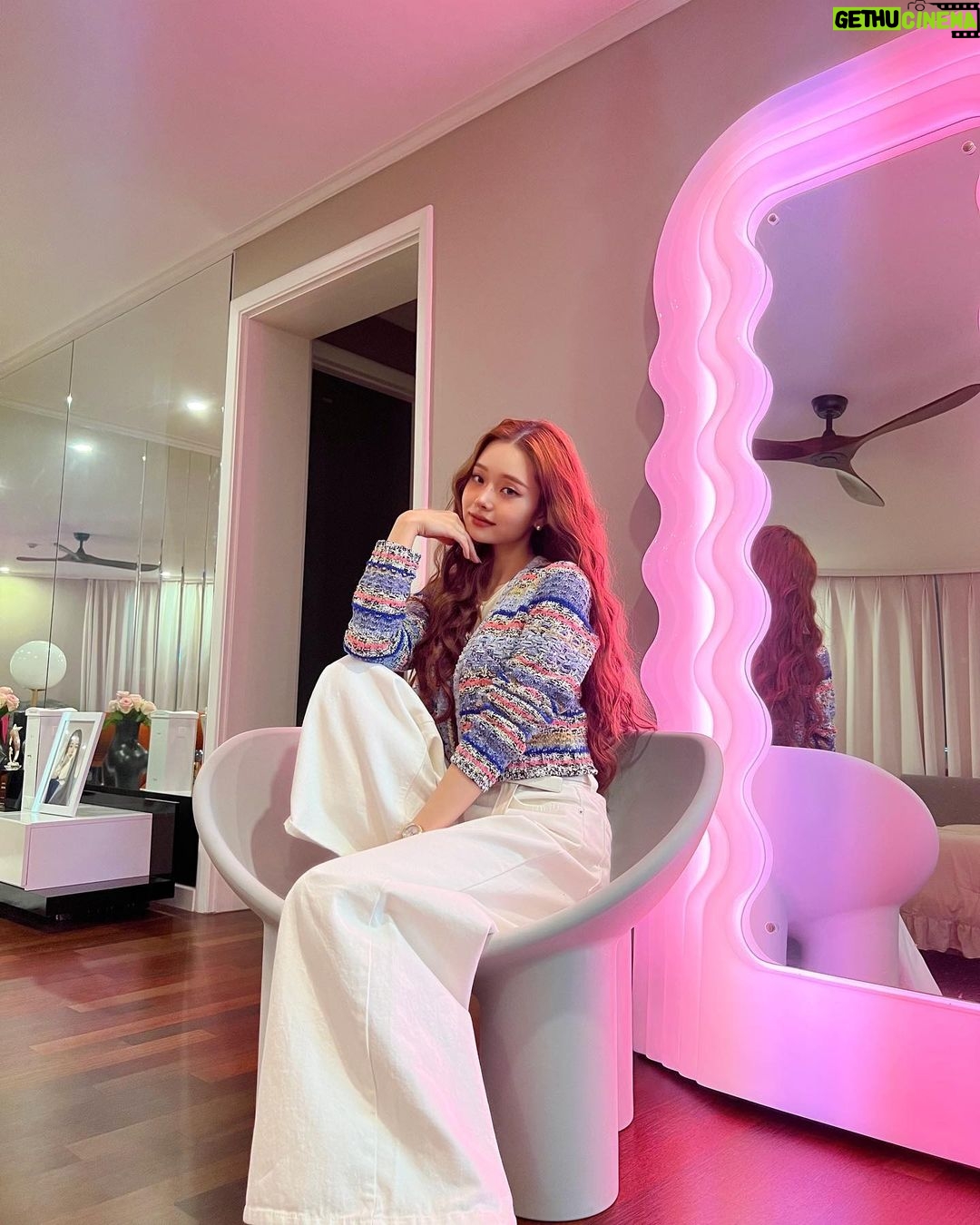 Song Jia Instagram - 룸투어 영상 아직 못봤다면 언능 달려와🩷🏠💕