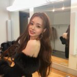 Song Jia Instagram - 사진 또 있지 ~~ 🖤 추워졌는데 감기조심하세요🍁