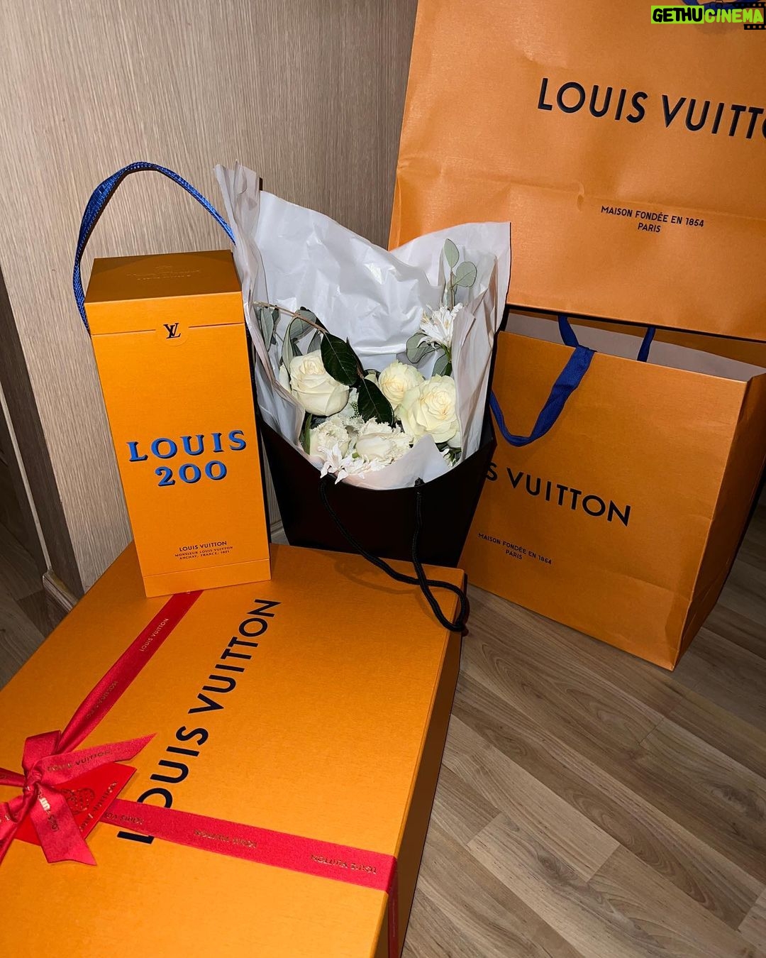 Song Min-ho - 227.5K Likes - Thx to LV ✨#louisvuitton